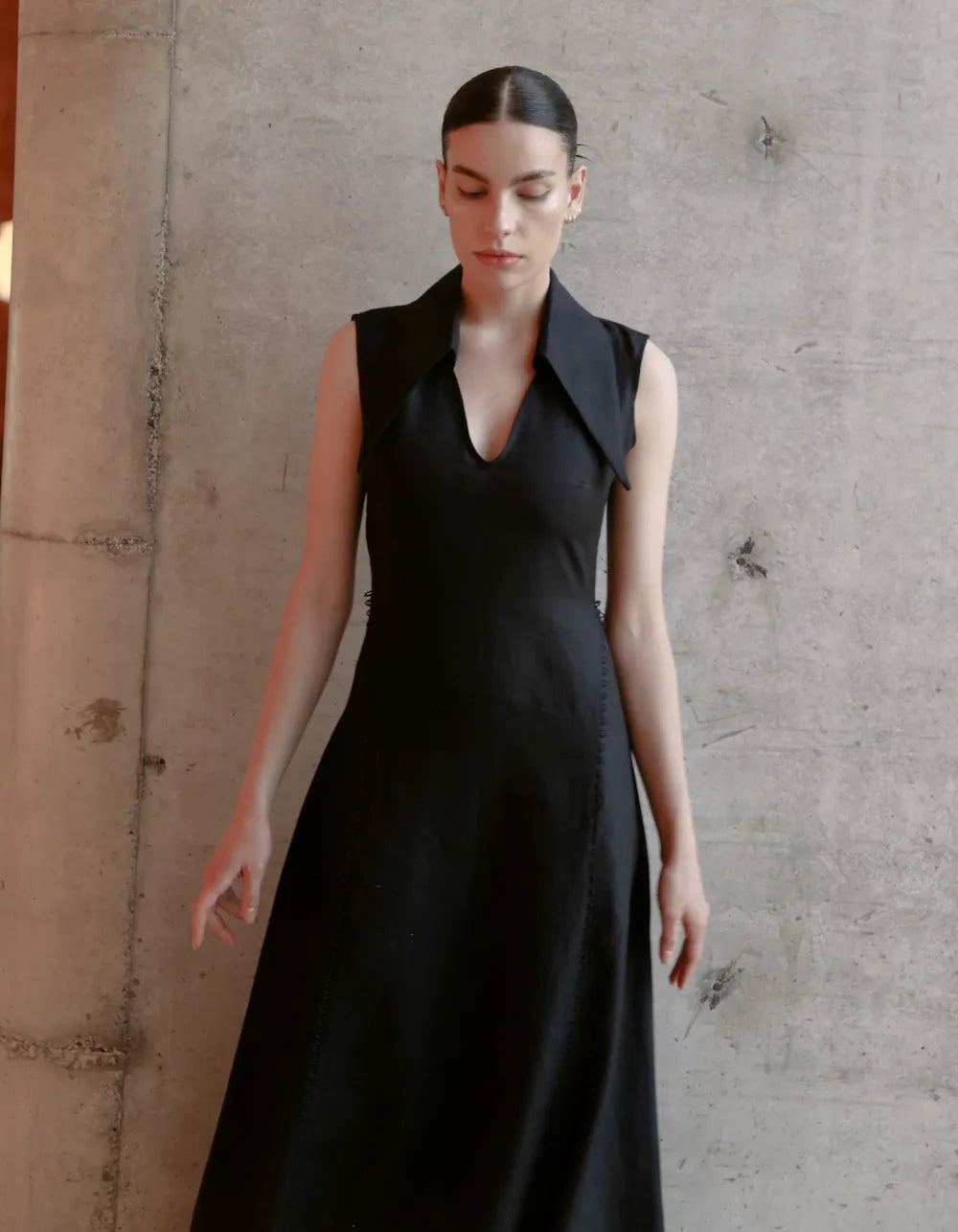 Amari Sleeveless Maxi Black Linen Dress