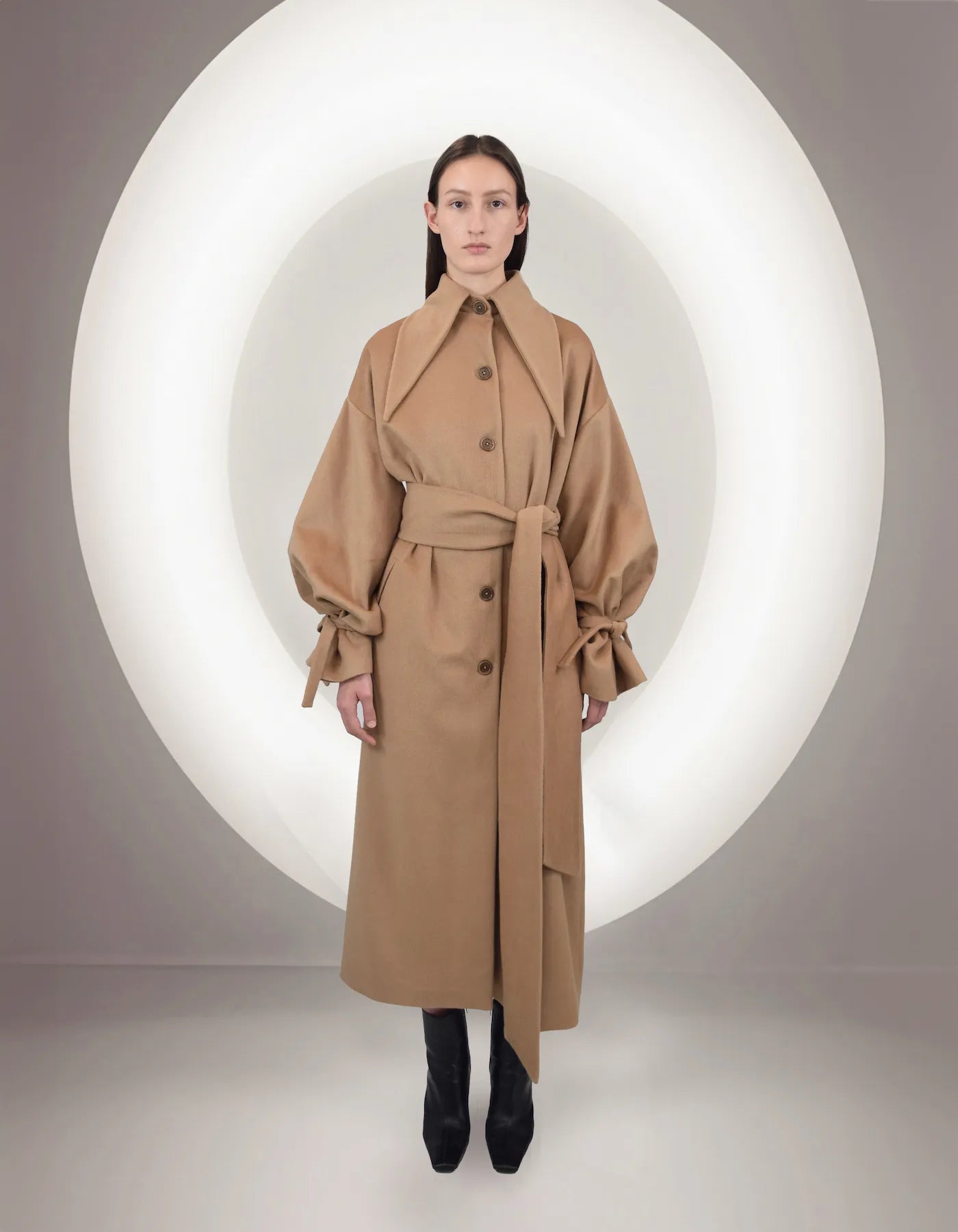 MARLOWE Long Cashmere Coat in Beige